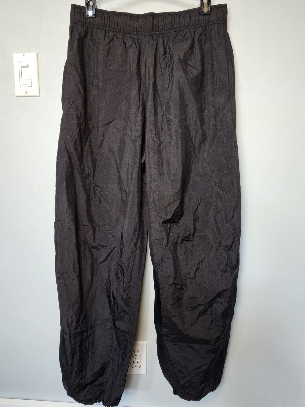 Athleta Black Nylon Parachute Cargo Pants Size M Wide Leg Drawstring Ankle